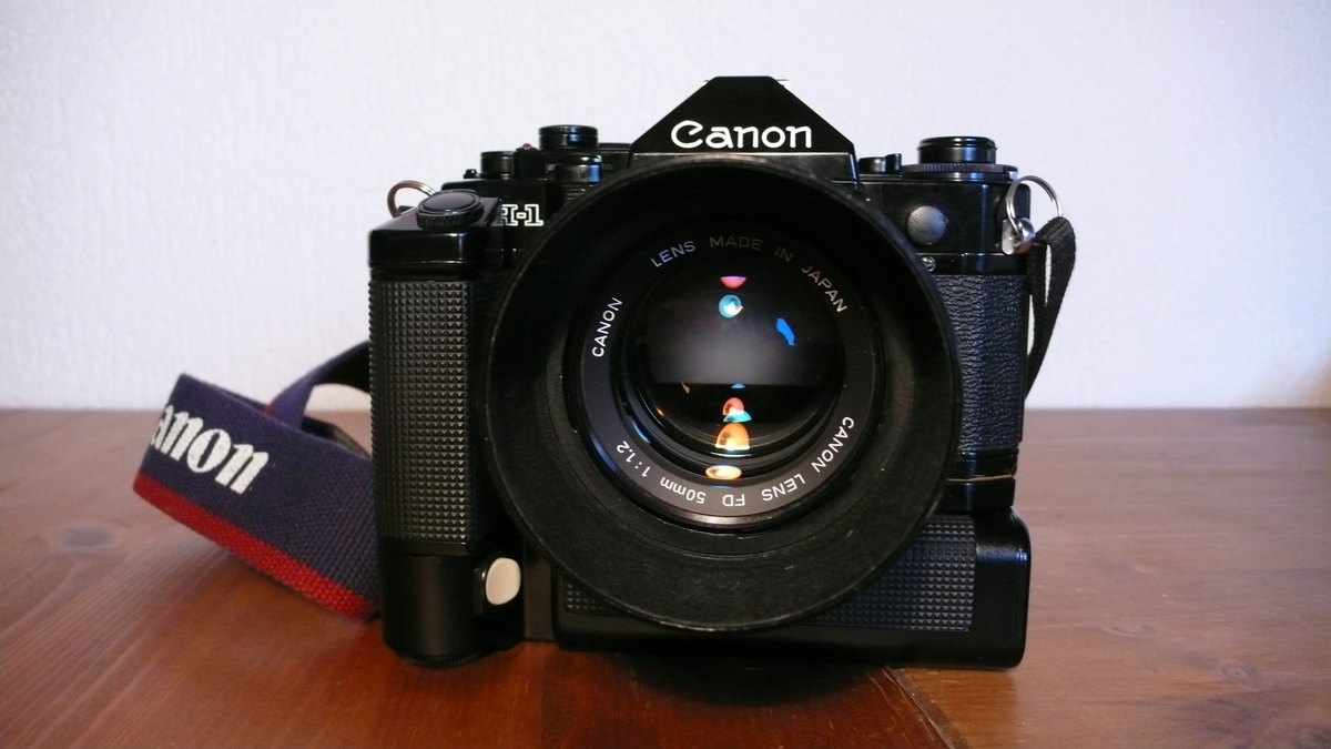 Canon A-1 mit FD 50mm 1:1.2 und Motor Drive